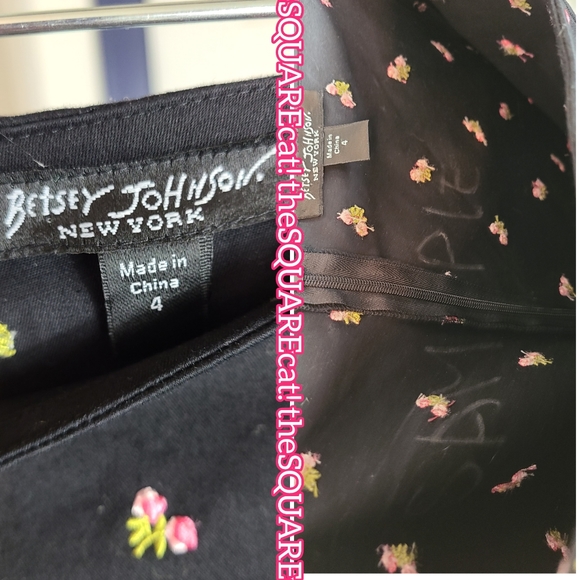 Betsey Johnson New York 🌺SAMPLE🌺 embroidered roses black floral Bermuda shorts - Picture 4 of 5